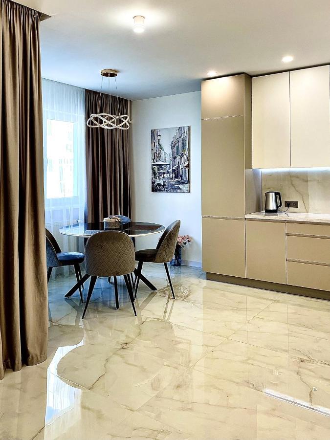 Жк Great Britain Apartment Lviv Ngoại thất bức ảnh
