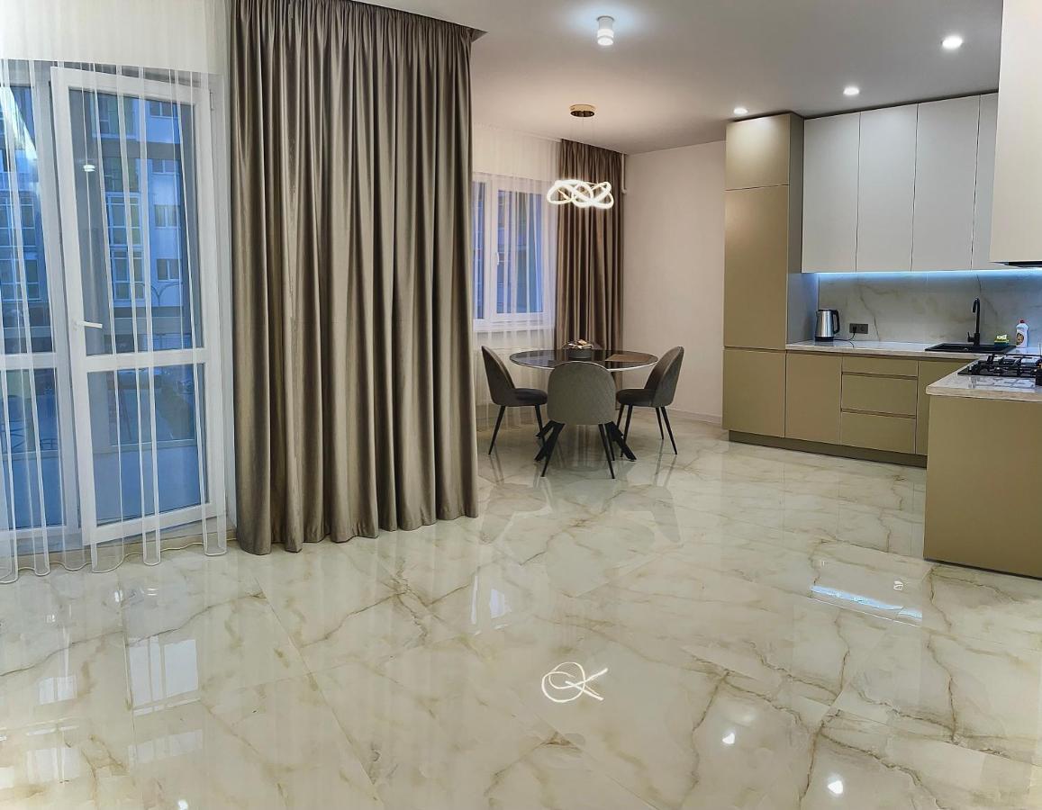 Жк Great Britain Apartment Lviv Ngoại thất bức ảnh